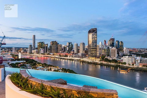 Modern Apartment In South Brisbane Infinity Pool - Lennox Head Accommodation 1