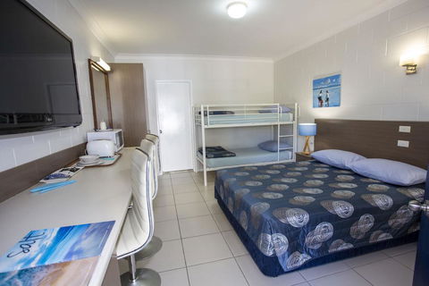 Moffat Beach Motel Caloundra - Lennox Head Accommodation 0