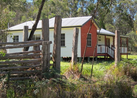 Neds Cabin - Lennox Head Accommodation 2