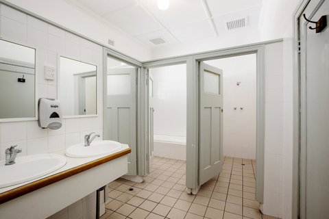 Captain Stirling Hotel - Lennox Head Accommodation 10