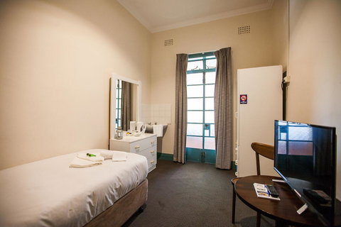 Captain Stirling Hotel - Lennox Head Accommodation 3