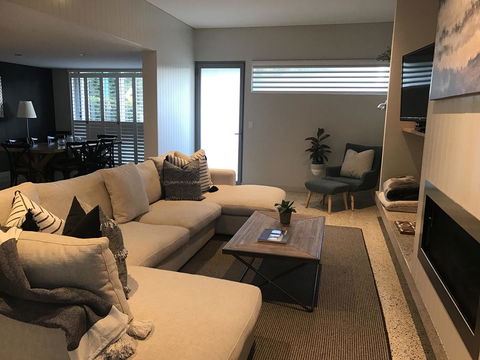 The Urban Beach House - Lennox Head Accommodation 3