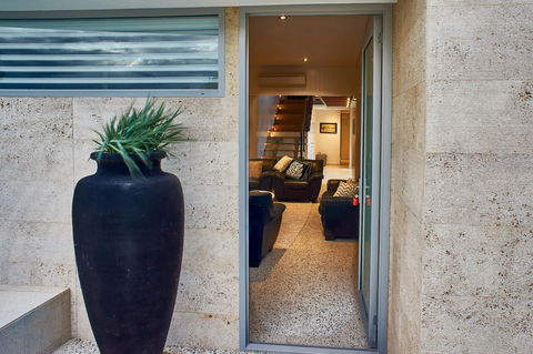 The Urban Beach House - Lennox Head Accommodation 6