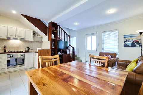Fremantle Townhouse U/5 - Lennox Head Accommodation 2