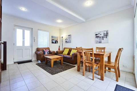 Fremantle Townhouse U/5 - Lennox Head Accommodation 4