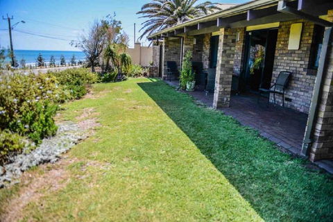 Geraldton Holliday Villas - Lennox Head Accommodation 1