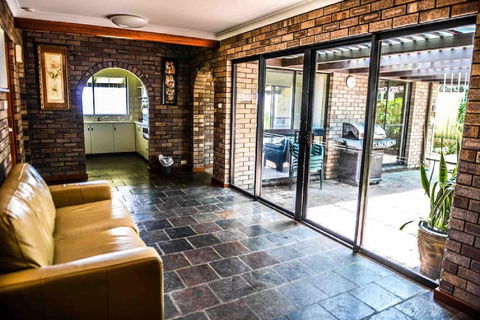 Geraldton Holliday Villas - Lennox Head Accommodation 11