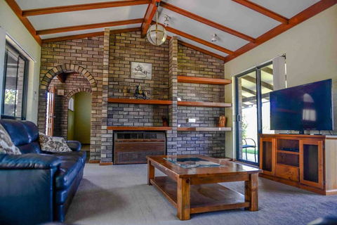 Geraldton Holliday Villas - Lennox Head Accommodation 2