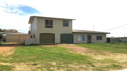 Don\'t Worry Be Happy - Lennox Head Accommodation 0