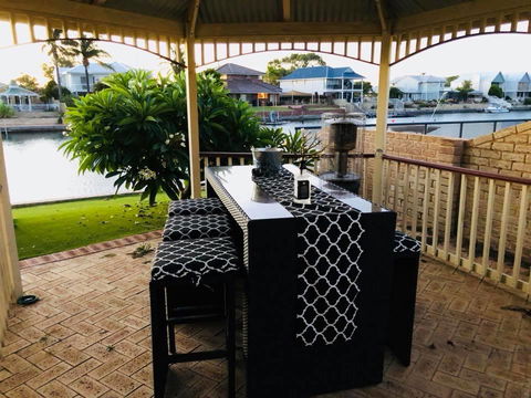 LA ANCHOR ON THE CANALS (MANDURAH) - Lennox Head Accommodation 9