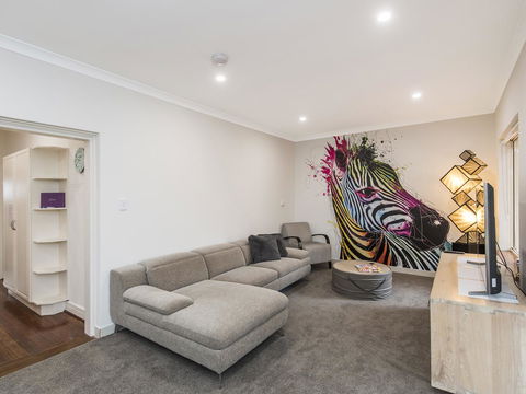 Luxury Federation Style Home - Sleeps 10 - Lennox Head Accommodation 1