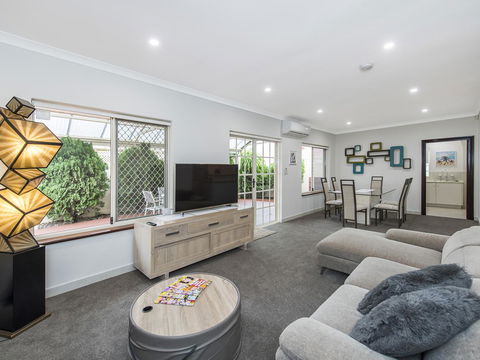 Luxury Federation Style Home - Sleeps 10 - Lennox Head Accommodation 3