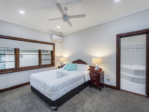 Luxury Federation Style Home - Sleeps 10 - Lennox Head Accommodation 7