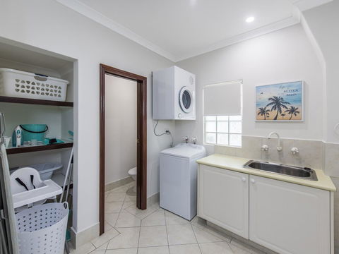 Luxury Federation Style Home - Sleeps 10 - Lennox Head Accommodation 16