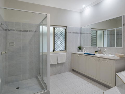 Luxury Federation Style Home - Sleeps 10 - Lennox Head Accommodation 13