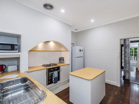 Luxury Federation Style Home - Sleeps 10 - Lennox Head Accommodation 4
