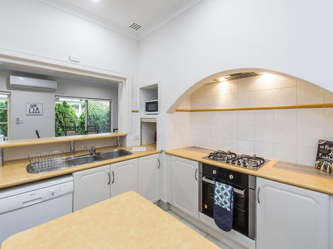 Luxury Federation Style Home - Sleeps 10 - Lennox Head Accommodation 5