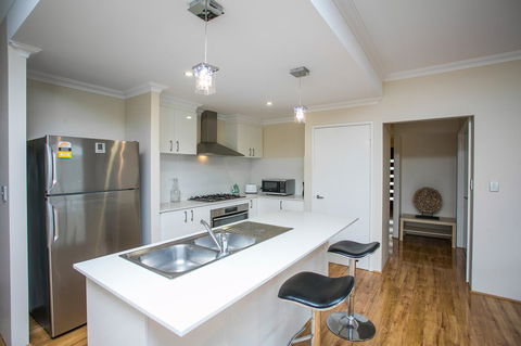 Indian Ocean Retreat - Lennox Head Accommodation 6