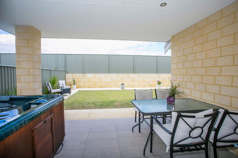 Indian Ocean Retreat - Lennox Head Accommodation 21