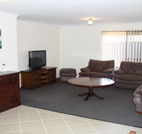 Byford House on the Scarp - Lennox Head Accommodation