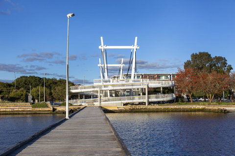 Como Executive Apartment - Lennox Head Accommodation 25