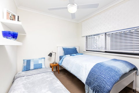 Como Executive Apartment - Lennox Head Accommodation 13