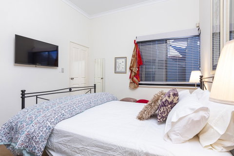Como Executive Apartment - Lennox Head Accommodation 7