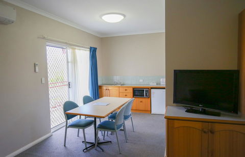 Esplanade Hotel Busselton - Lennox Head Accommodation 20