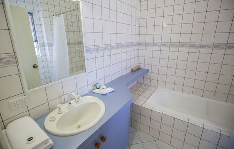 Esplanade Hotel Busselton - Lennox Head Accommodation 16