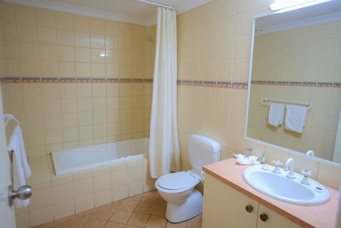Esplanade Hotel Busselton - Lennox Head Accommodation 36