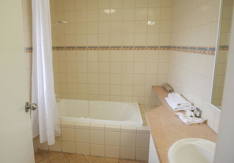 Esplanade Hotel Busselton - Lennox Head Accommodation 37