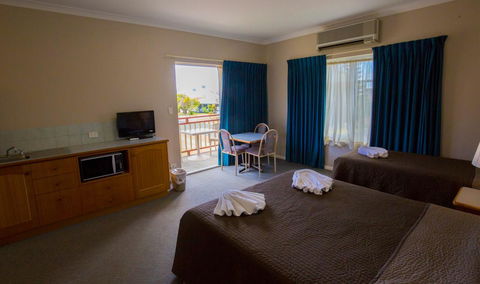 Esplanade Hotel Busselton - Lennox Head Accommodation 15