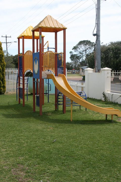 Esplanade Hotel Busselton - Lennox Head Accommodation 10