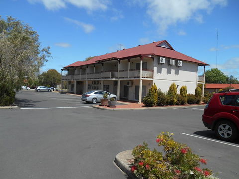 Esplanade Hotel Busselton - Lennox Head Accommodation 32
