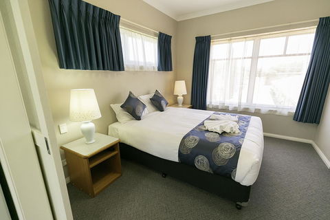 Esplanade Hotel Busselton - Lennox Head Accommodation 1