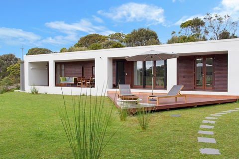 Tamar Solar Home - Lennox Head Accommodation 13