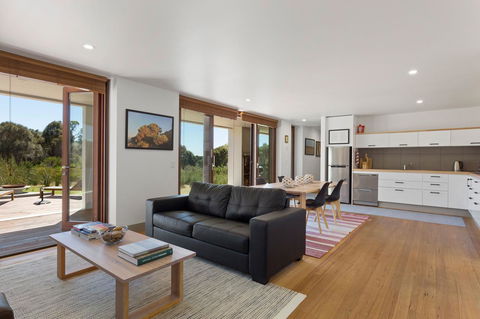 Tamar Solar Home - Lennox Head Accommodation 7