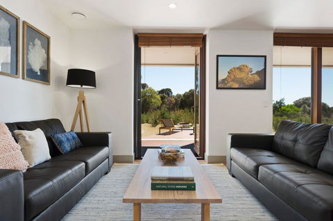 Tamar Solar Home - Lennox Head Accommodation 1