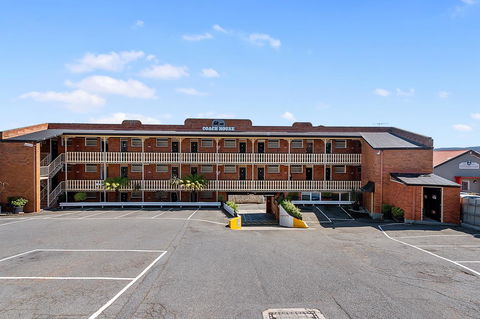 Coach House Launceston - Lennox Head Accommodation 1
