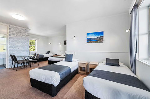 Coach House Launceston - Lennox Head Accommodation 7