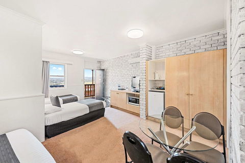 Coach House Launceston - Lennox Head Accommodation 8