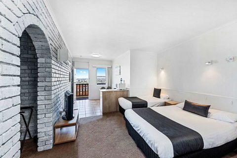 Coach House Launceston - Lennox Head Accommodation 13
