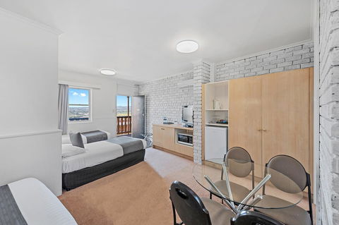 Coach House Launceston - Lennox Head Accommodation 9