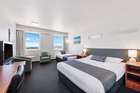 Coach House Launceston - Lennox Head Accommodation 4
