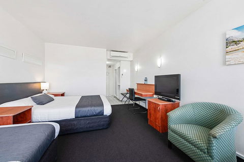 Coach House Launceston - Lennox Head Accommodation 6