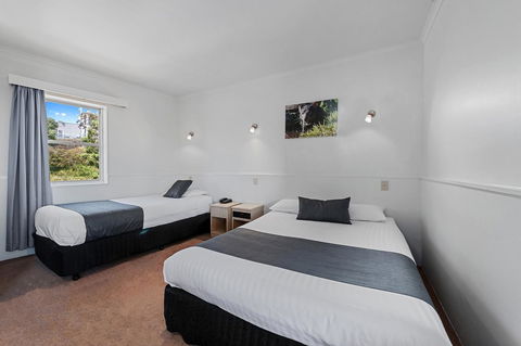 Coach House Launceston - Lennox Head Accommodation 10