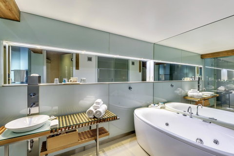 The Henry Jones Art Hotel - Lennox Head Accommodation 20