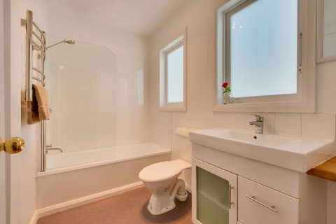 Rosehaven Cottage - Lennox Head Accommodation 16