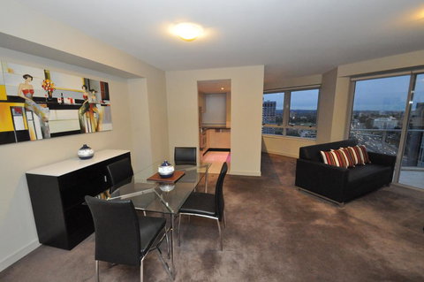 North Sydney Fully Self Contained Modern 2 Bed Apartment (2207BER) - Lennox Head Accommodation 2