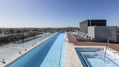 Oaks Brisbane Woolloongabba Suites - Lennox Head Accommodation 3
